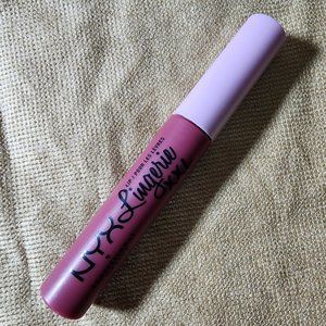 NYX Lingerie XXL Matte Liquid Lipstick UNLACED LXXL16 - Deep Pink